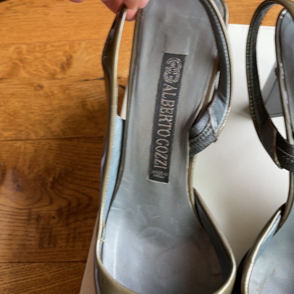 heels - Picture 2 of 12